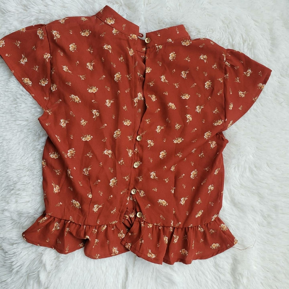 Sleeve Cutout Top